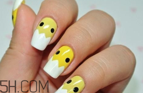 美甲店美甲一次多少錢？小雞美甲畫法教程