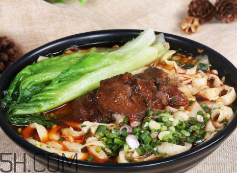 一碗牛肉面的熱量是多少 一碗牛肉面多少克 一碗牛肉面的熱量是多少 一碗牛肉面多少克