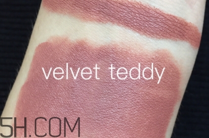 mac velvet teddy質(zhì)地干嗎？mac velvet teddy適合黃皮嗎