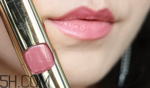 歐萊雅紛澤唇膏bp301是什么顏色？歐萊雅唇膏bp301試色