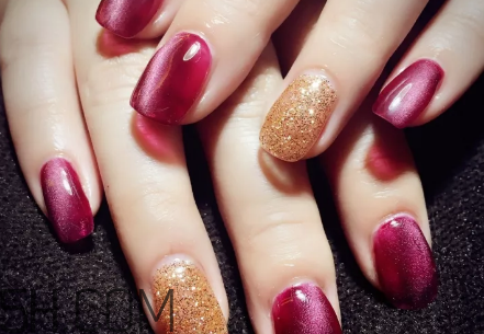 韓國(guó)流行的鏡面指甲圖片 美甲店做的指甲怎么卸掉 韓國(guó)流行的鏡面指甲圖片 美甲店做的指甲怎么卸掉