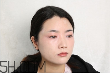 底妝怎么畫顯得干凈無(wú)暇 底妝怎么畫顯得干凈無(wú)暇