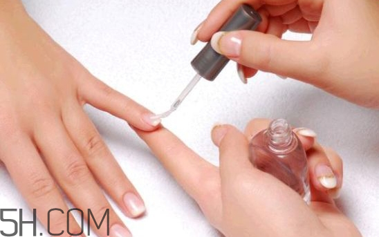 光療甲和水晶甲哪個好？什么是水晶甲？