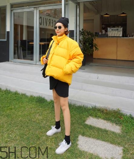 棉服搭配短裙好看嗎？棉襖搭配短裙圖片