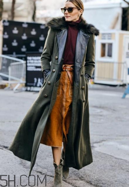 焦糖色半身裙怎么搭配？焦糖色半身裙搭配圖片