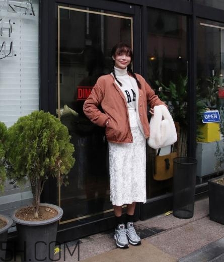 棉服搭配長裙好看嗎？棉襖搭配長裙圖片