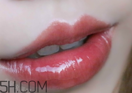 歐萊雅唇釉703和迪奧619一樣嗎？試色對比