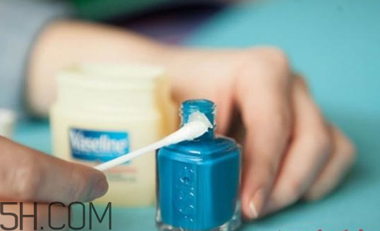 如何卸除頑固的亮片美甲？美甲甲片怎么貼最結(jié)實(shí)？