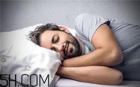 睡覺(jué)時(shí)手麻是怎么回事？手麻是哪些病的隱患？