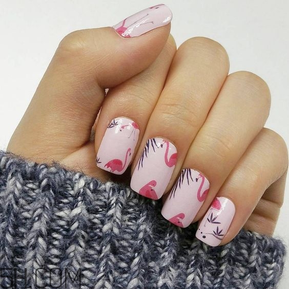 為什么美甲店做的指甲不容易掉？ins火烈鳥美甲圖案教程