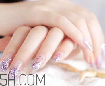 光療甲和水晶甲哪個(gè)好？什么是水晶甲？