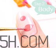 為什么美甲店做的指甲不容易掉？ins火烈鳥美甲圖案教程