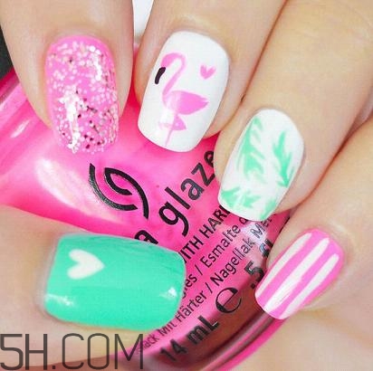 為什么美甲店做的指甲不容易掉？ins火烈鳥美甲圖案教程