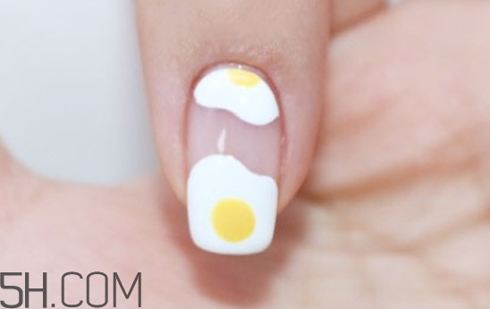 手黑適合做什么美甲好看？手膚色暗沉適合的指甲油