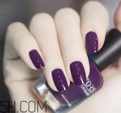 手黑適合做什么美甲好看？手膚色暗沉適合的指甲油