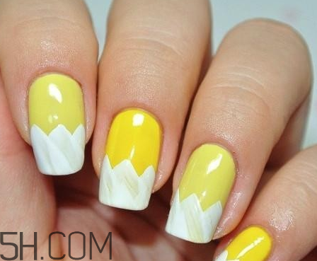 美甲店美甲一次多少錢？小雞美甲畫法教程