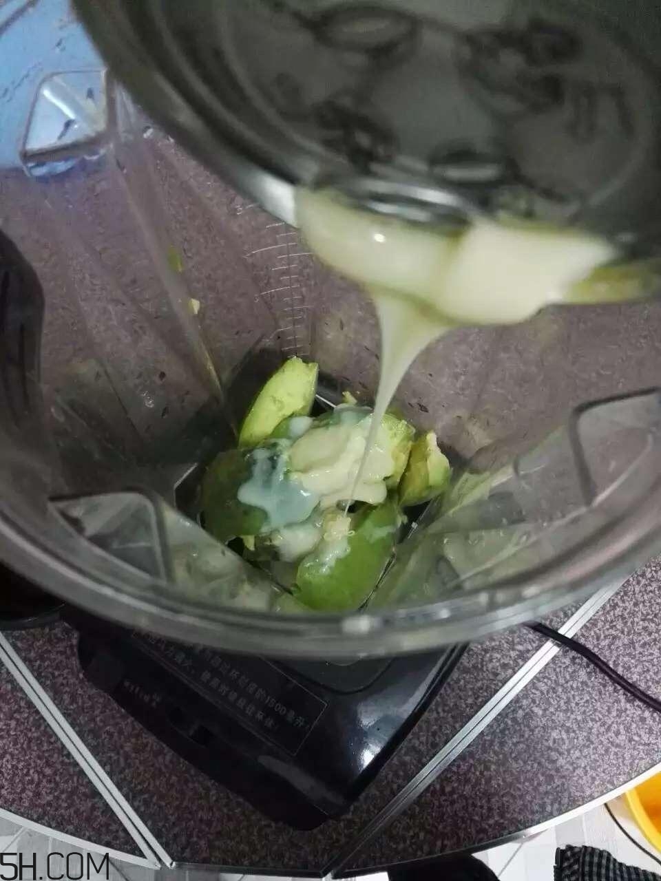 孕婦可以喝牛油果奶昔嗎？孕婦喝牛油果奶昔的好處？