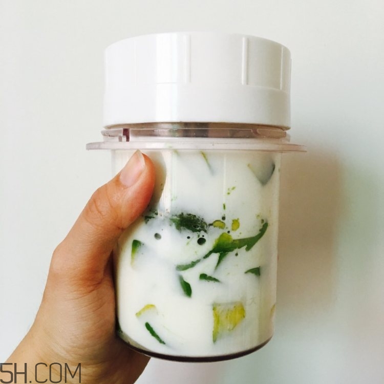 自制的牛油果奶昔能放多久？自制的牛油果香蕉奶昔的功效有哪些？