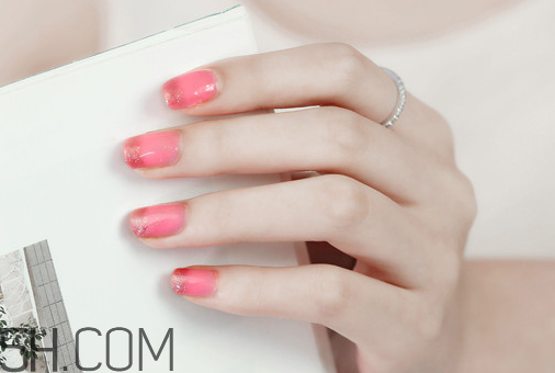 洗甲水可以用什么代替？洗甲水有什么危害？