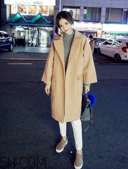 冬天穿白色褲子好看嗎？冬天白色褲子搭配圖片