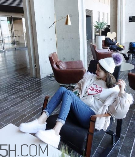 冬天穿牛仔褲配什么鞋子？冬天牛仔褲搭配鞋子圖片