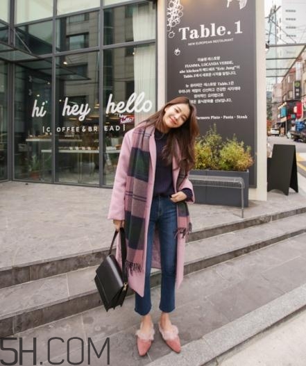 冬天穿牛仔褲配什么鞋子？冬天牛仔褲搭配鞋子圖片