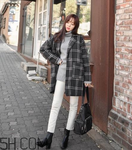 冬天白色褲子配什么鞋？冬天白色褲子搭配鞋子圖片