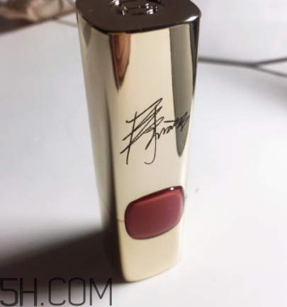 歐萊雅602是什么顏色？歐萊雅紛澤滋潤唇膏602試色