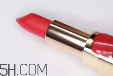 歐萊雅602是什么顏色？歐萊雅紛澤滋潤唇膏602試色