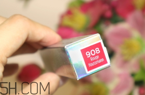 歐萊雅908是什么顏色？歐萊雅釉光唇膏固體唇釉908試色