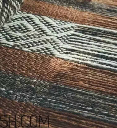 2018流行什么顏色衣服？2018流行衣服顏色搭配