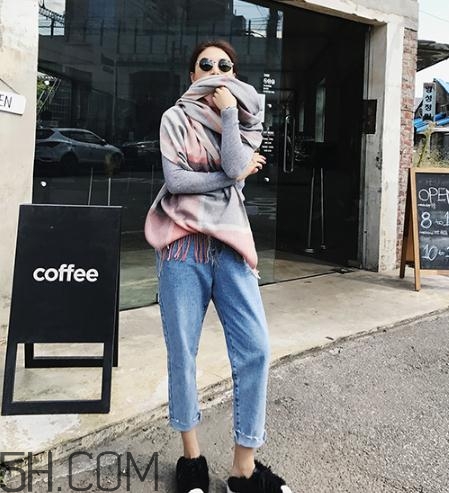 牛仔褲粘上口香糖怎么除掉？牛仔褲上的機(jī)油怎么洗掉？