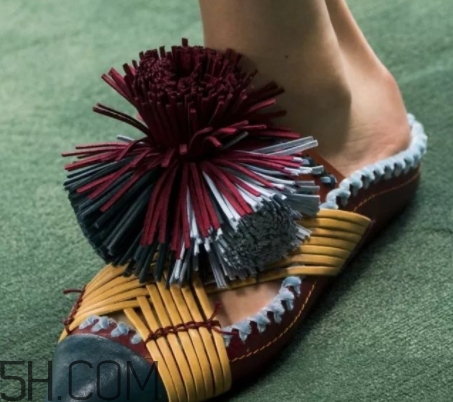 2018流行什么鞋子？2018流行鞋子搭配