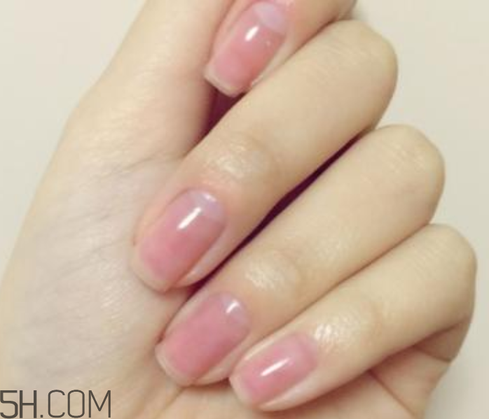 怎么判斷指甲油是否快干？水晶甲要怎么卸？