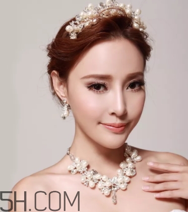 2018流行什么婚紗？2018婚紗款式圖片