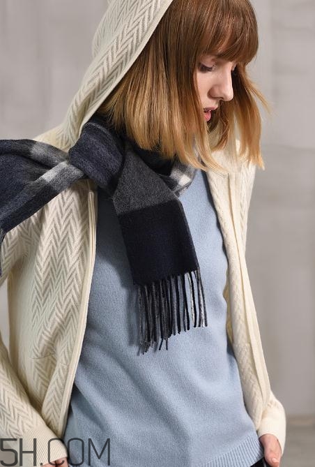 羊絨衫掉毛正常嗎？羊絨衫掉毛厲害怎么辦？