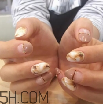 2018年指甲流行什么顏色？2018年流行什么指甲