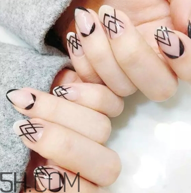 2018年指甲流行什么顏色？2018年流行什么指甲