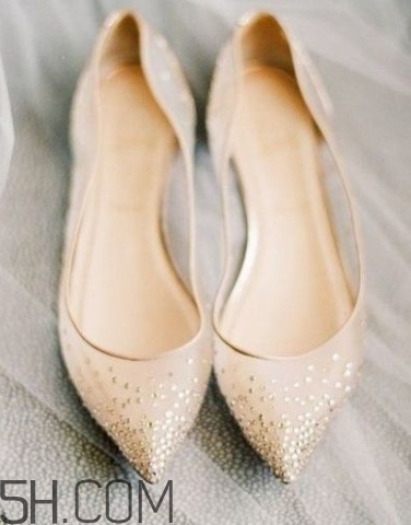 2018年流行什么顏色的婚鞋？2018年流行什么婚鞋款式