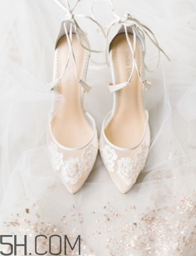 2018年流行什么顏色的婚鞋？2018年流行什么婚鞋款式