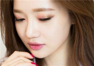紋什么眉毛最自然好看？紋眉的常見方法