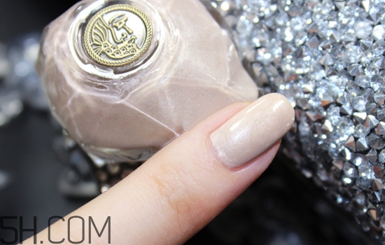 指甲油干了加什么好？人魚之水指甲油好嗎？