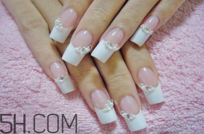 怎么判斷指甲油是否快干？水晶甲要怎么卸？