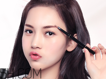 紋什么眉毛最自然好看？紋眉的常見方法