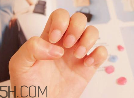 什么是指甲軟化劑？海綿式洗甲水好用嗎？                                                                         