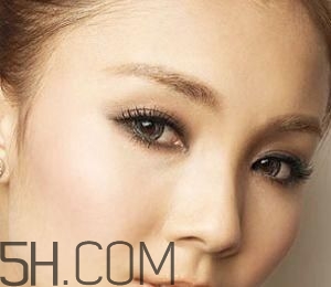 紋眉后需要多次補色嗎？哺乳期能紋眉嗎？