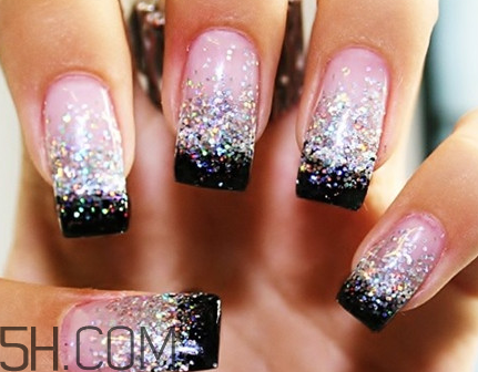 怎么判斷指甲油是否快干？水晶甲要怎么卸？