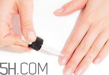 什么是指甲軟化劑？海綿式洗甲水好用嗎？                                                                         