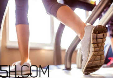 在跑步機(jī)上可以光腳跑嗎？跑步機(jī)有什么注意事項嗎？