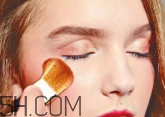 2018年流行什么眼影顏色？2018年眼影流行色